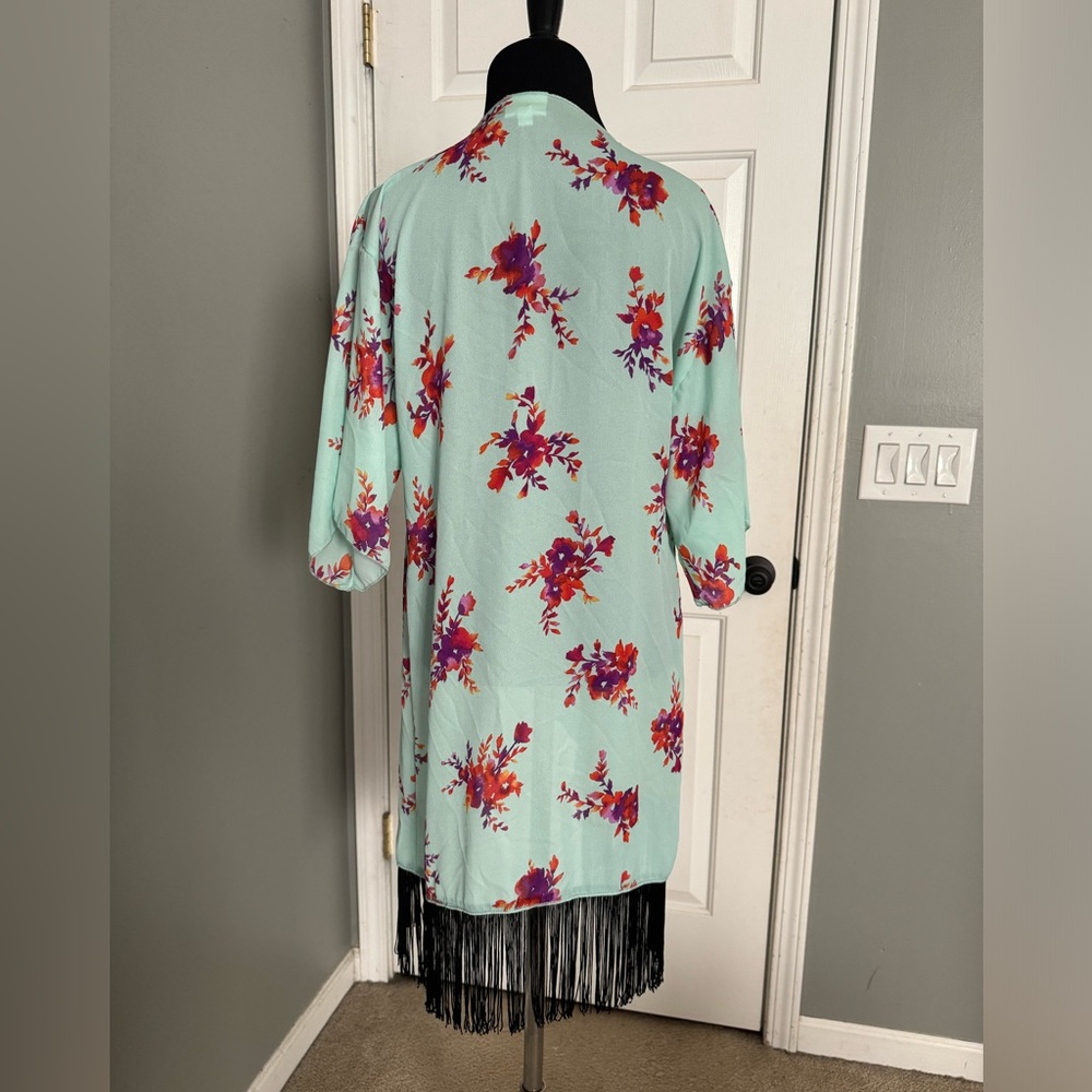 LuLaRoe Monroe Kimono size small